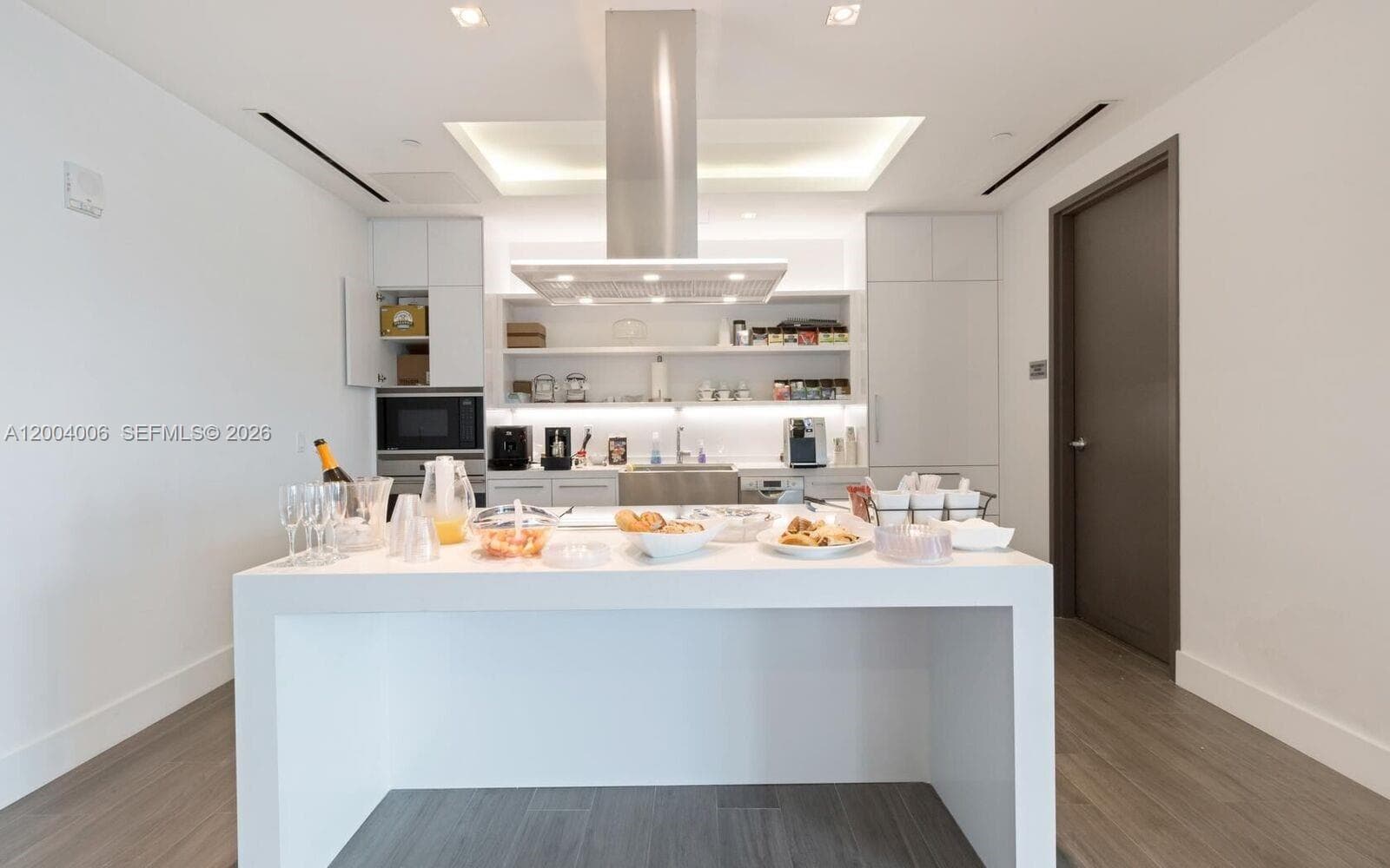 17111 Biscayne Blvd # 710, North Miami Beach FL 33160 — 60
