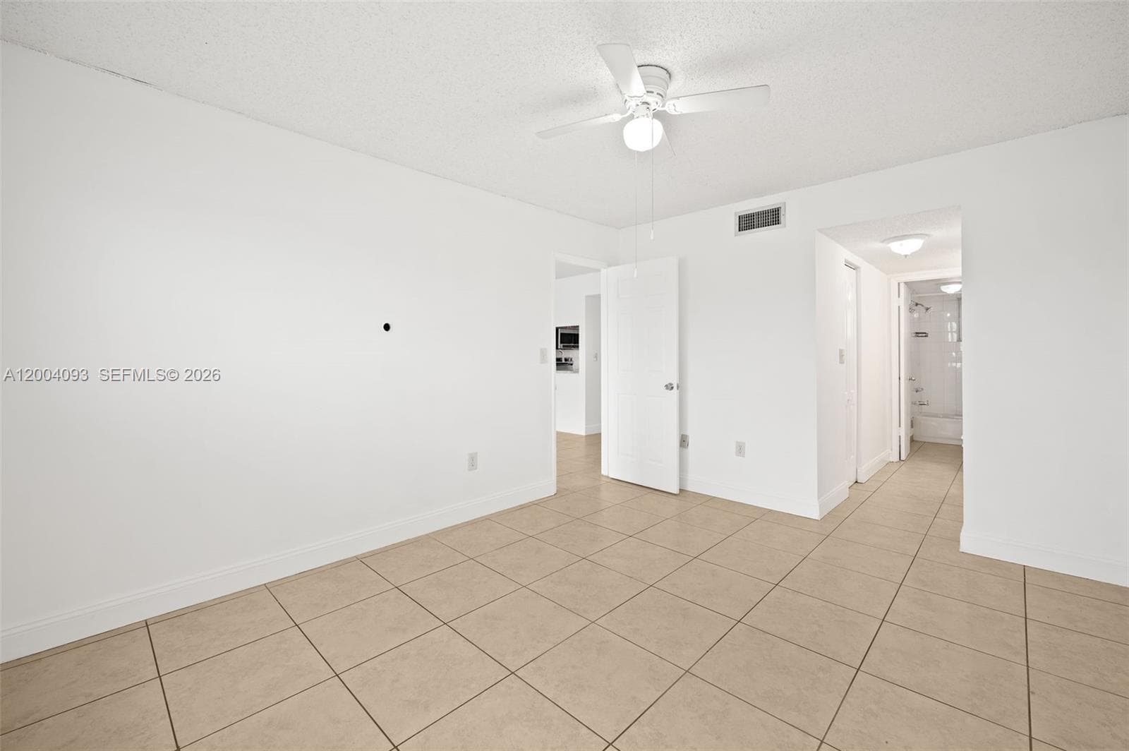 9915 W Okeechobee Rd # 403, Hialeah Gardens FL 33016 — 23