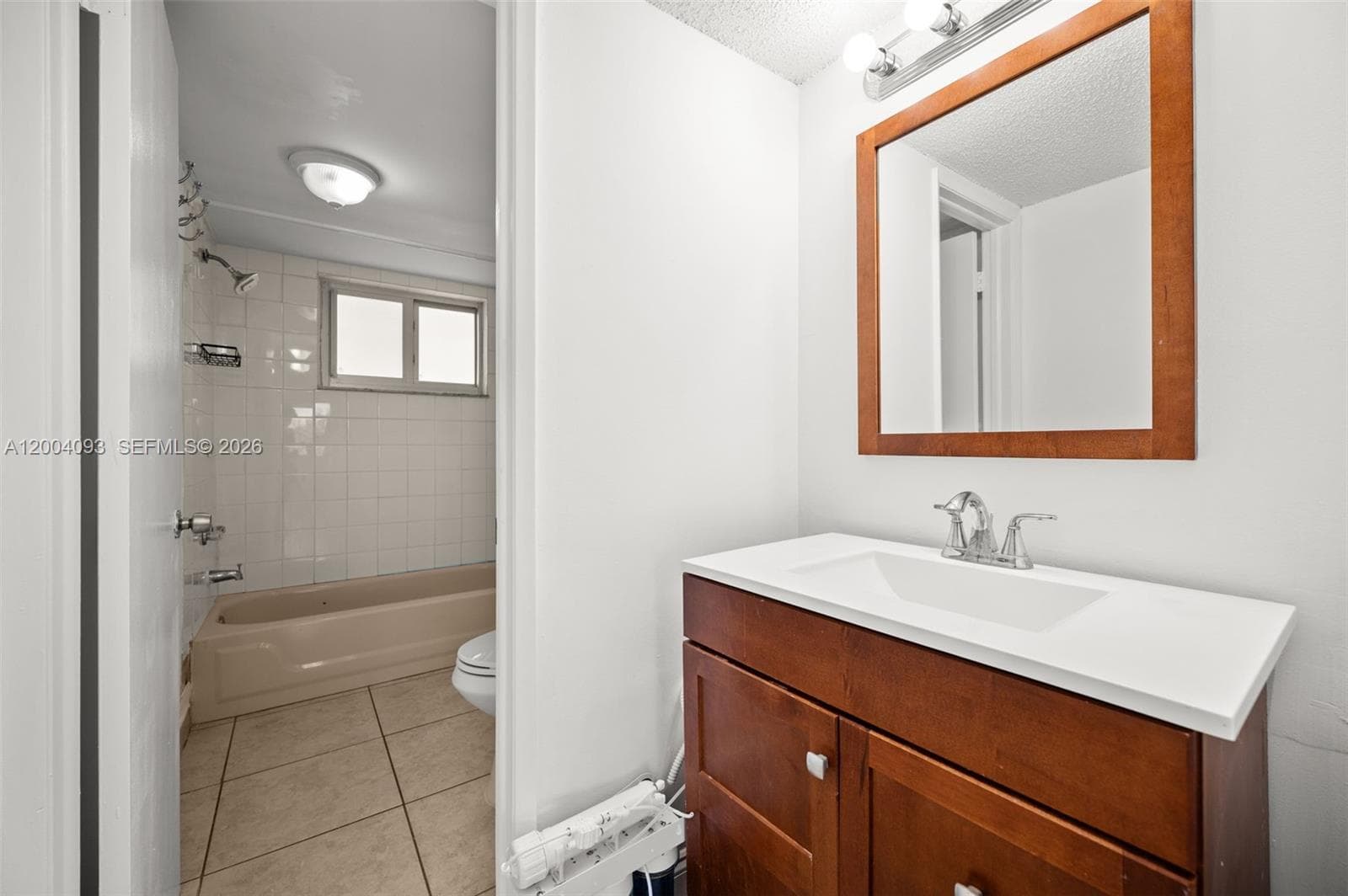 9915 W Okeechobee Rd # 403, Hialeah Gardens FL 33016 — 27