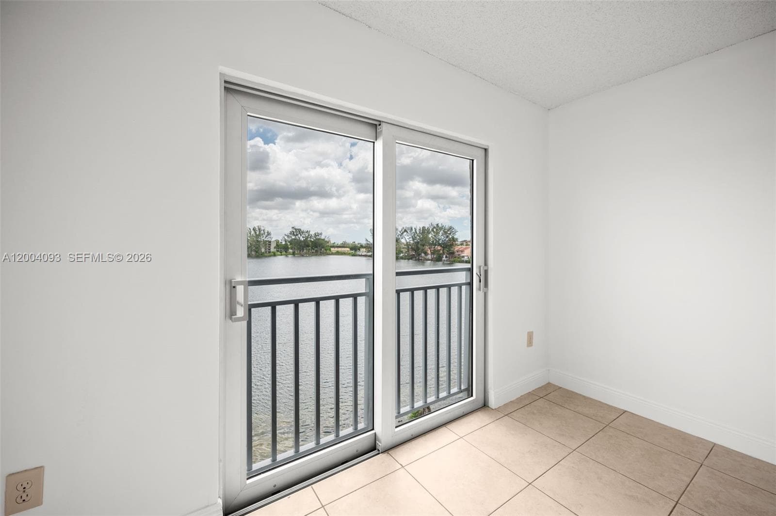 9915 W Okeechobee Rd # 403, Hialeah Gardens FL 33016 — 18