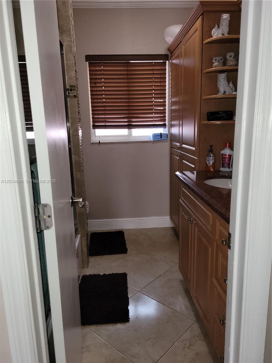 Twin Lakes Manor Sub, South Miami, FL — 28