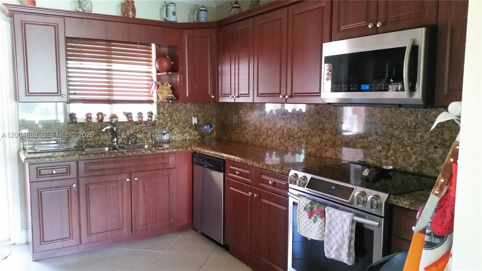 Twin Lakes Manor Sub, South Miami, FL — 20