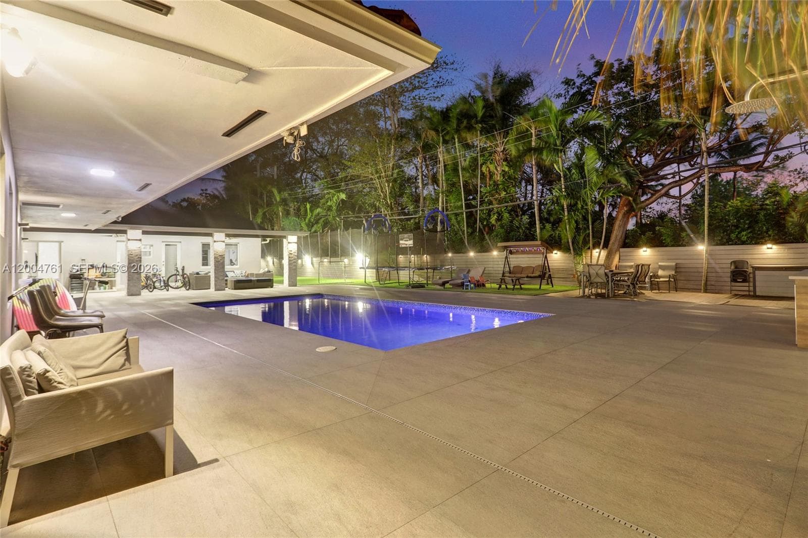 2126 NE 187th St, North Miami Beach FL 33179 — 72