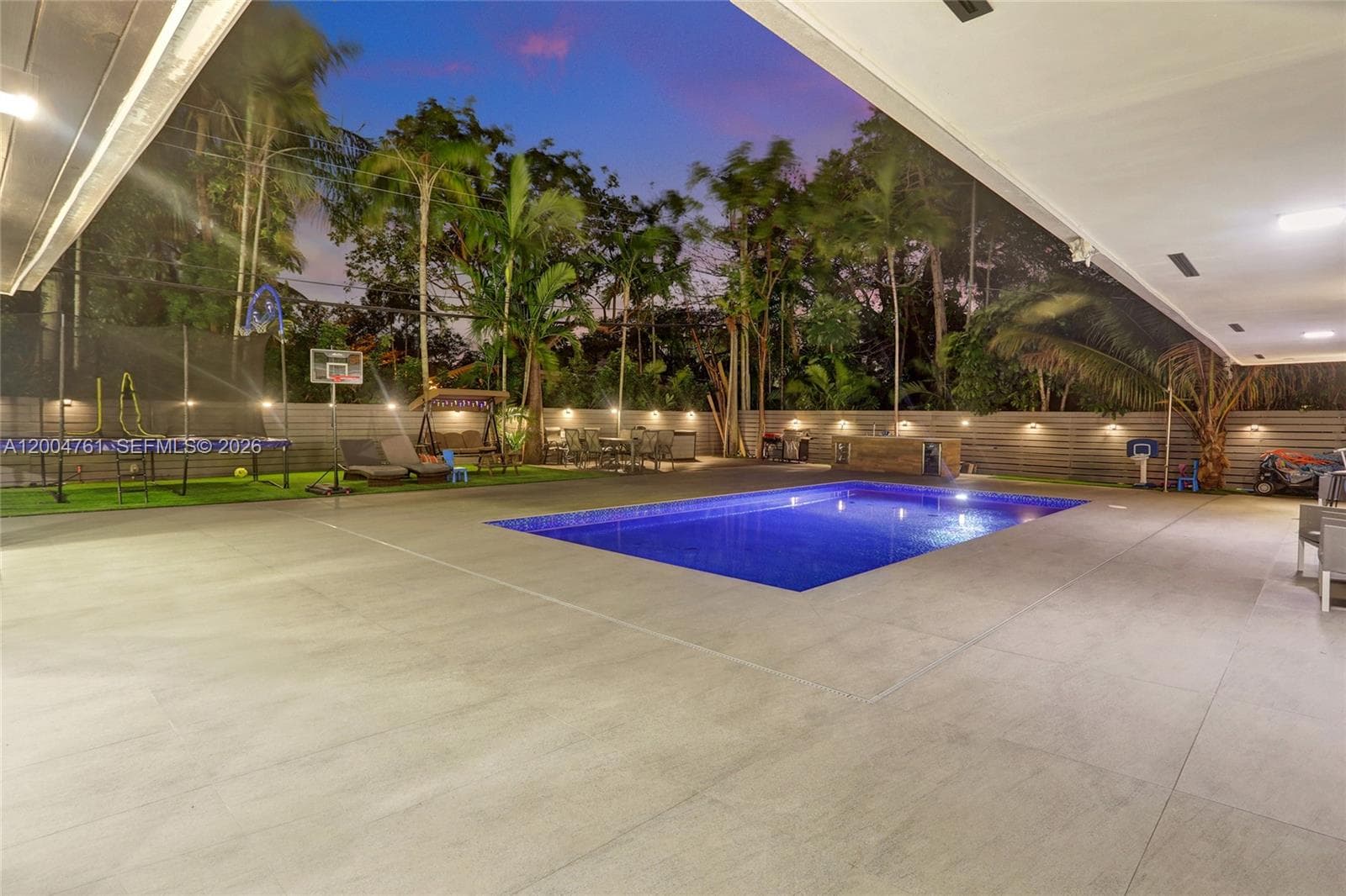 2126 NE 187th St, North Miami Beach FL 33179 — 76