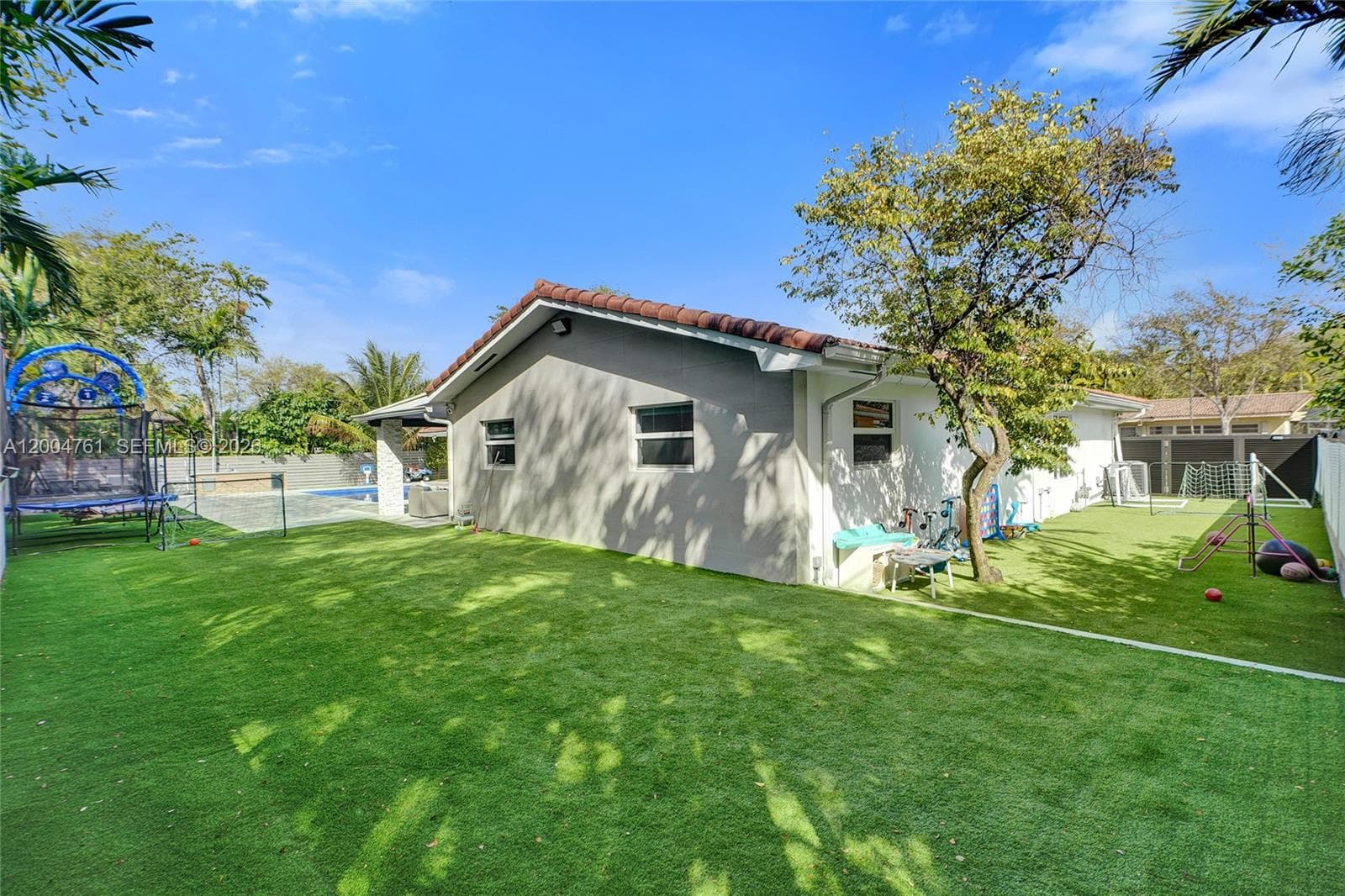 2126 NE 187th St, North Miami Beach FL 33179 — 69