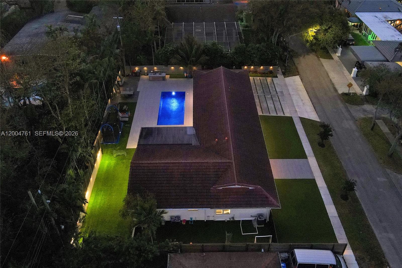 2126 NE 187th St, North Miami Beach FL 33179 — 10