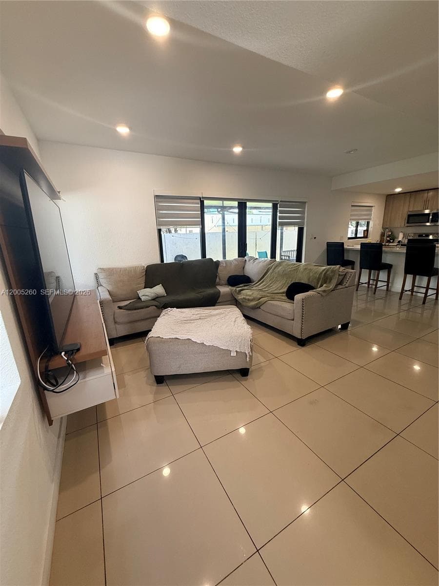 102 NW 10th Pl, Florida City FL 33034 — 10