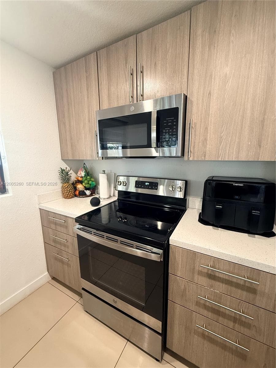 102 NW 10th Pl, Florida City FL 33034 — 14