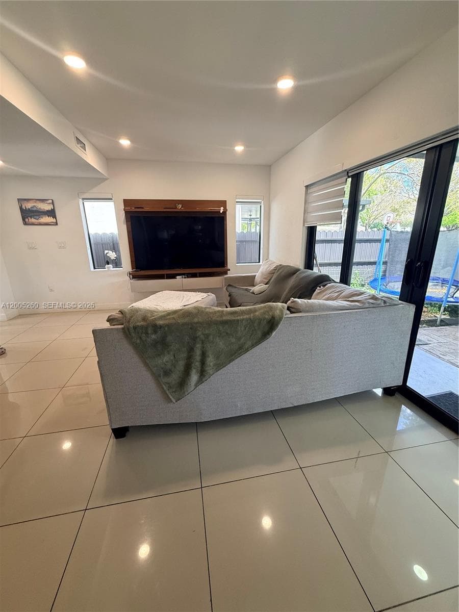 102 NW 10th Pl, Florida City FL 33034 — 8