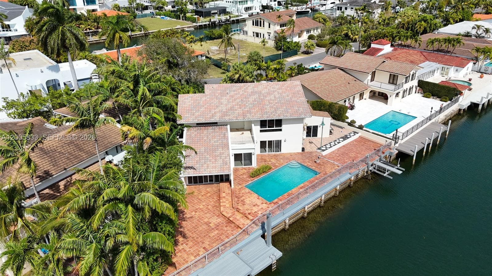 3226 NE 168th St, North Miami Beach FL 33160 — 42