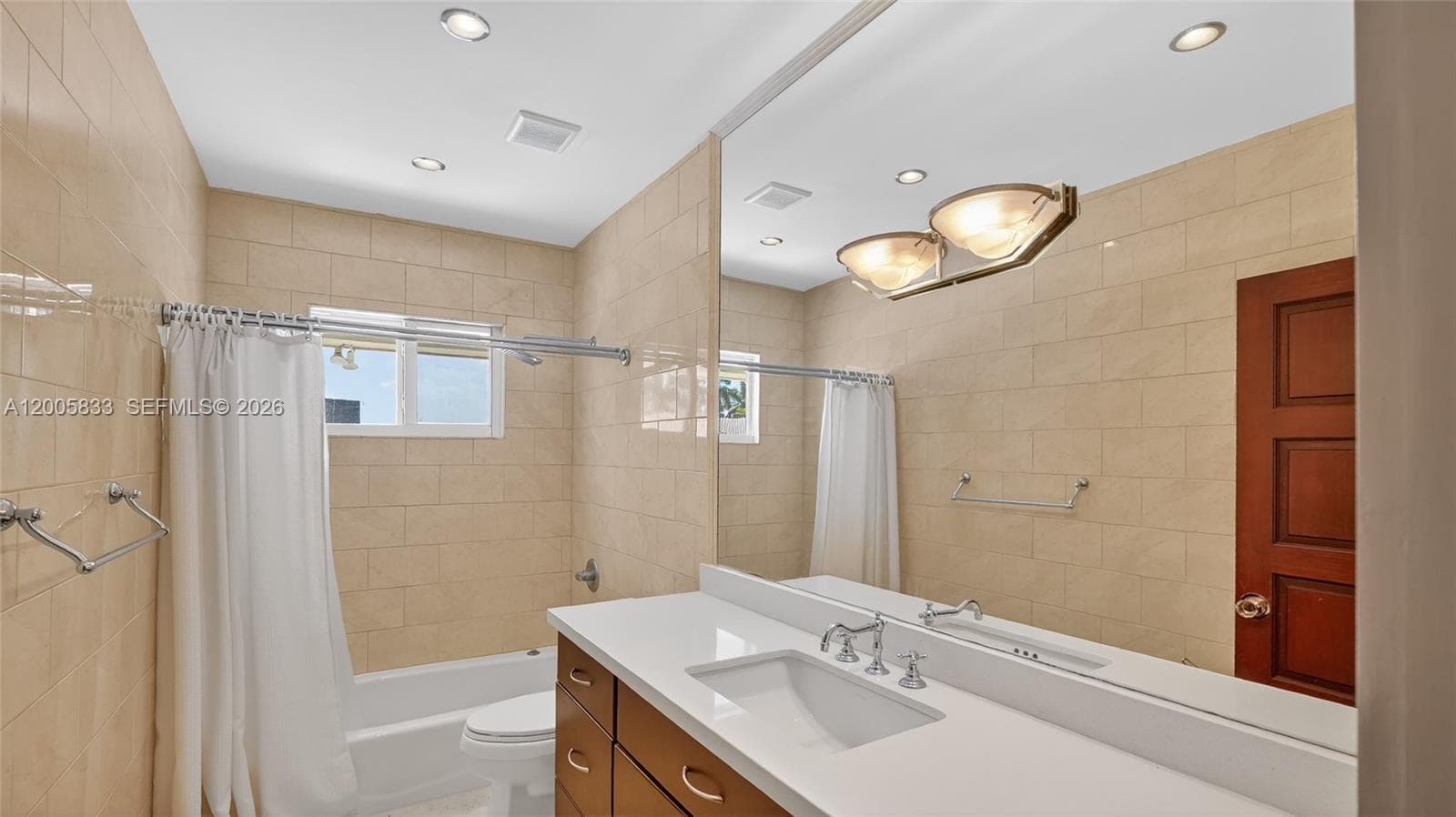 3226 NE 168th St, North Miami Beach FL 33160 — 28