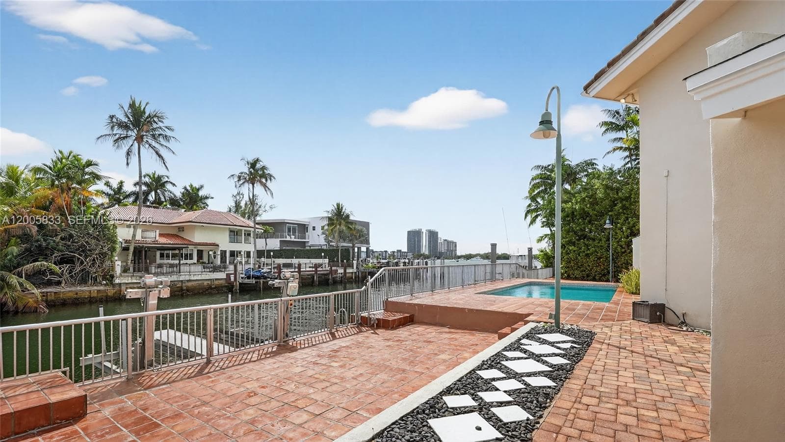 3226 NE 168th St, North Miami Beach FL 33160 — 38