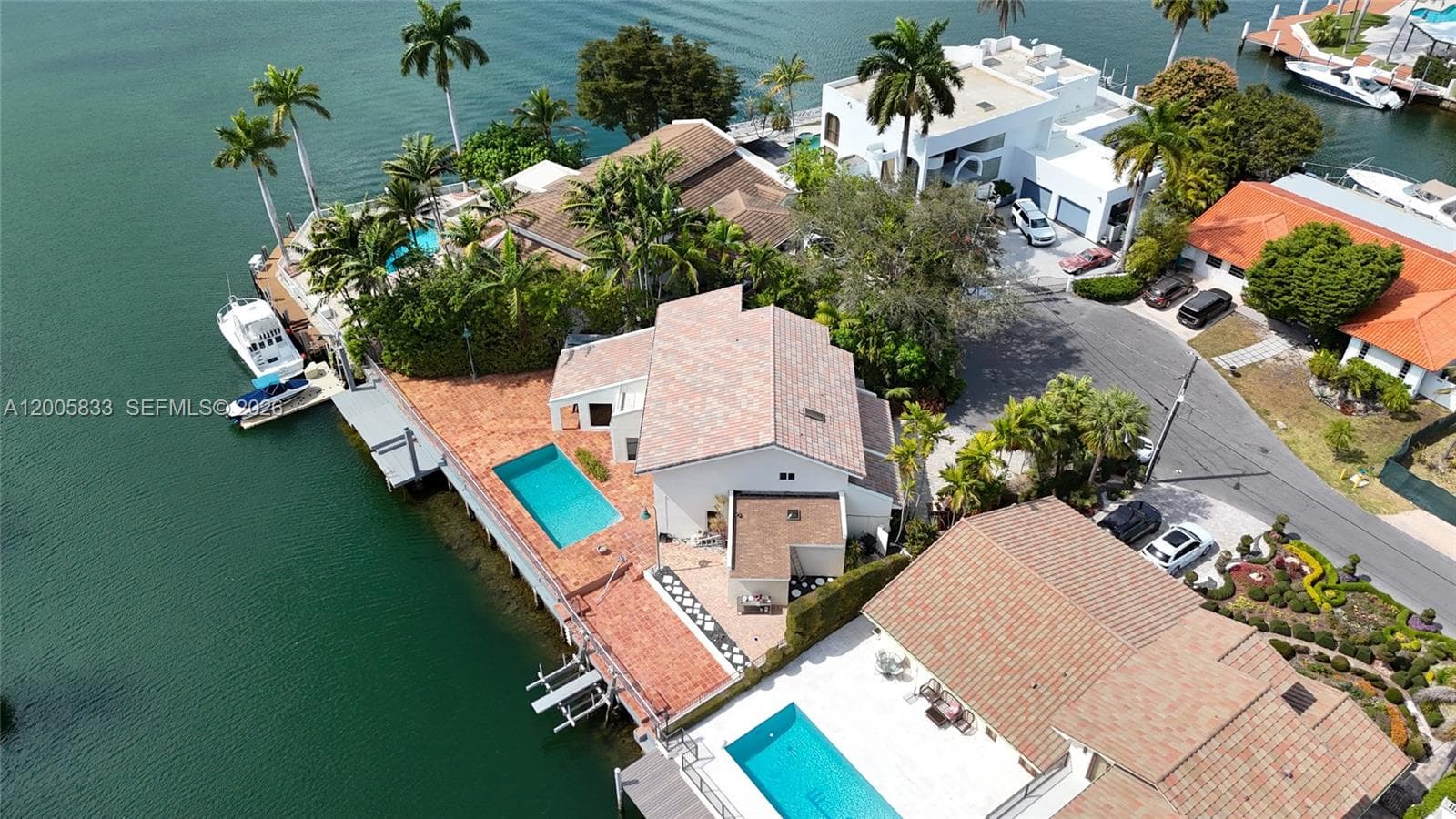 3226 NE 168th St, North Miami Beach FL 33160 — 39