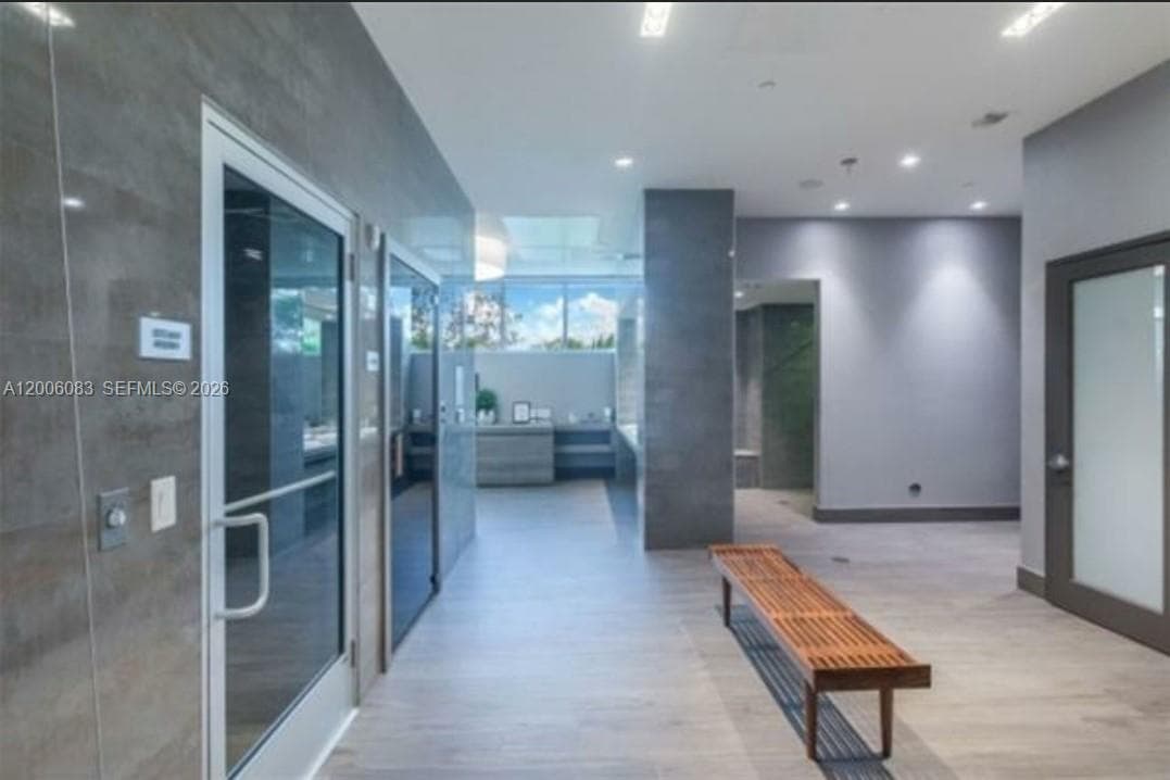 17111 Biscayne Blvd # 909, North Miami Beach FL 33160 — 74