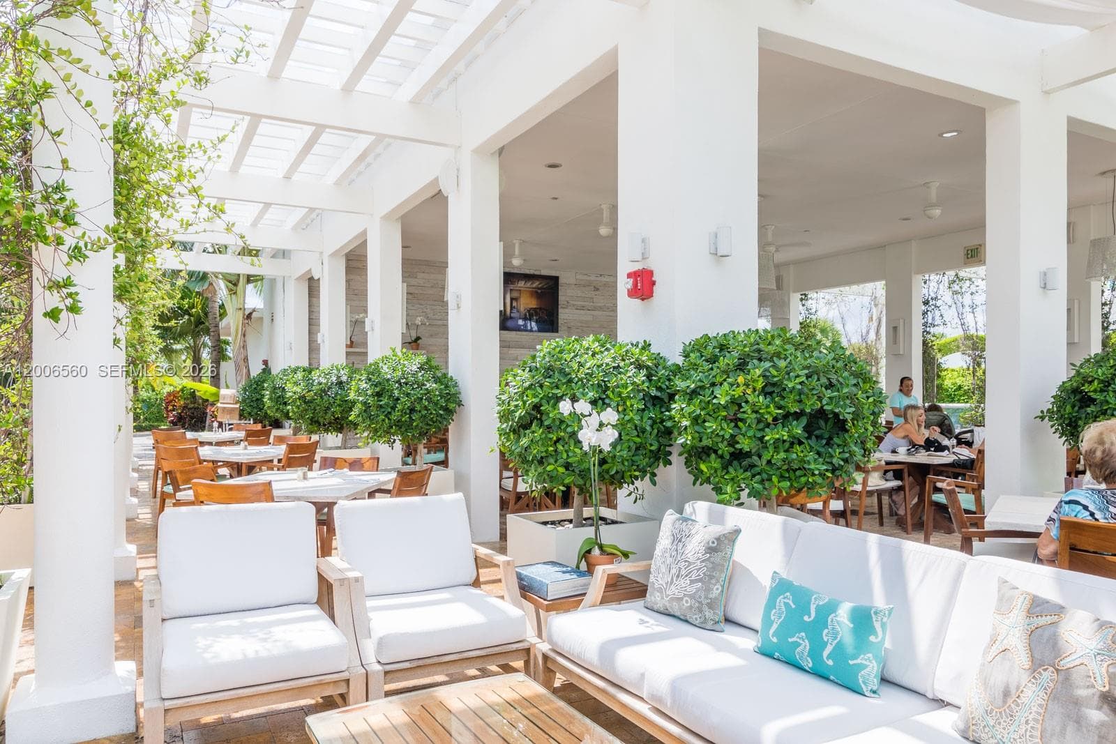 50 S Pointe Dr, Miami Beach FL 33139 — 48