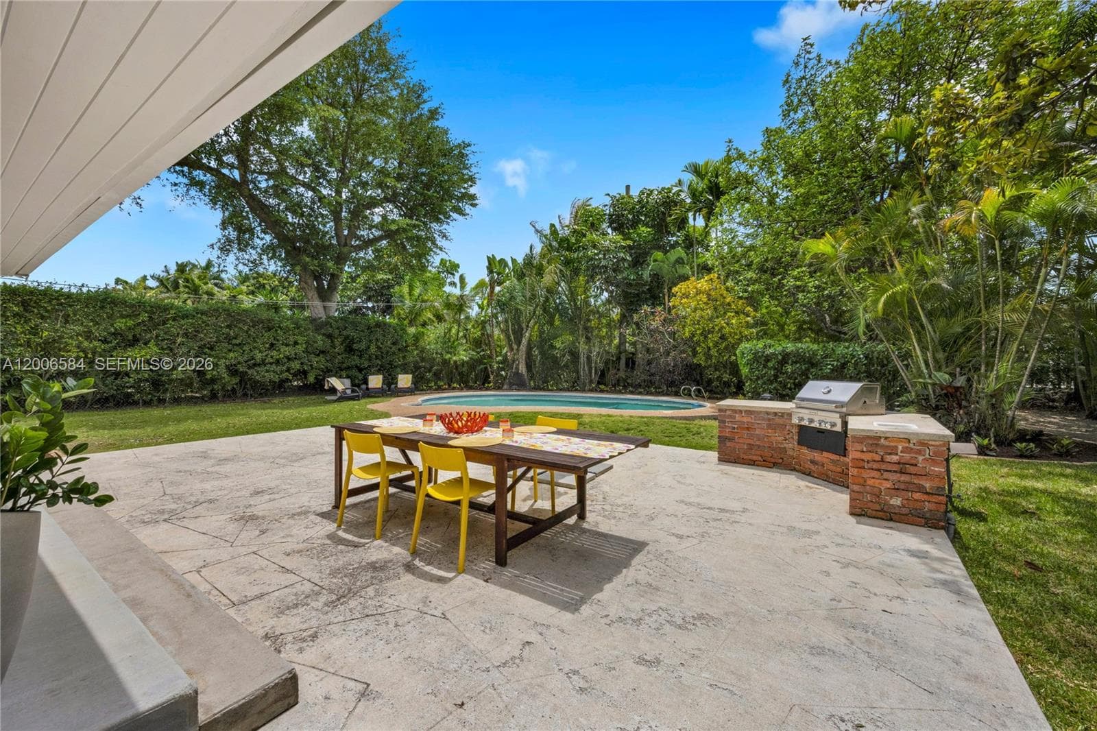 5750 SW 52nd Ter, South Miami FL 33155 — 25