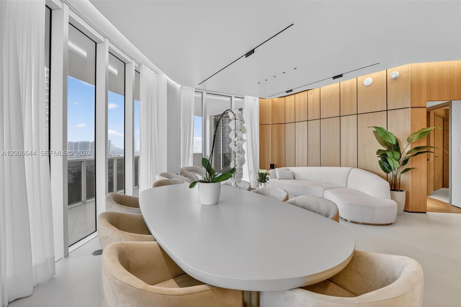 4100 Island Blvd # 904, Aventura FL 33160 — 1