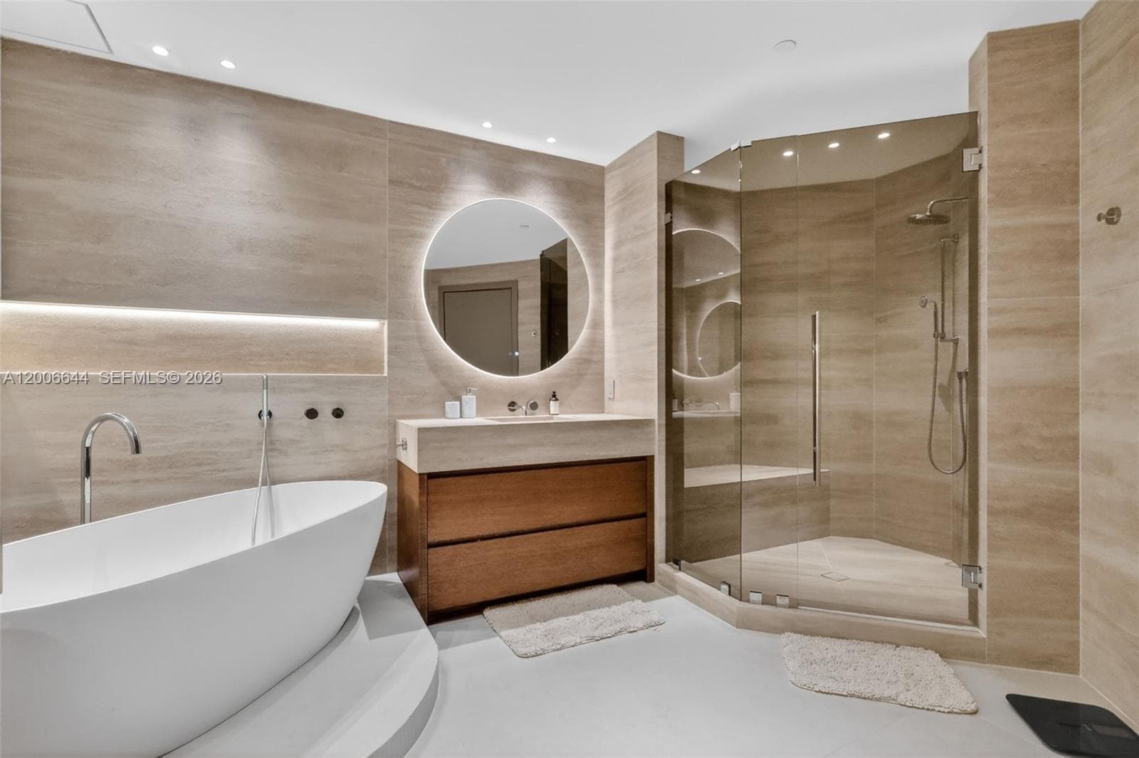 4100 Island Blvd # 904, Aventura FL 33160 — 33