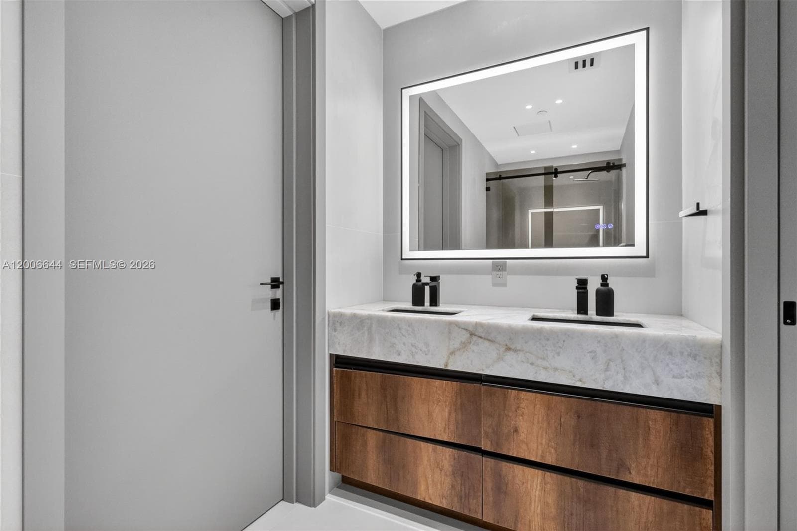 4100 Island Blvd # 904, Aventura FL 33160 — 41