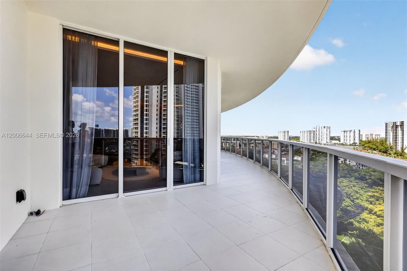 4100 Island Blvd # 904, Aventura FL 33160 — 55