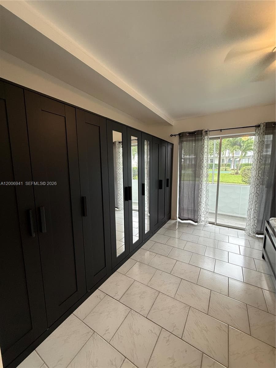 15610 NE 6th Ave # 10D, Miami FL 33162 — 17