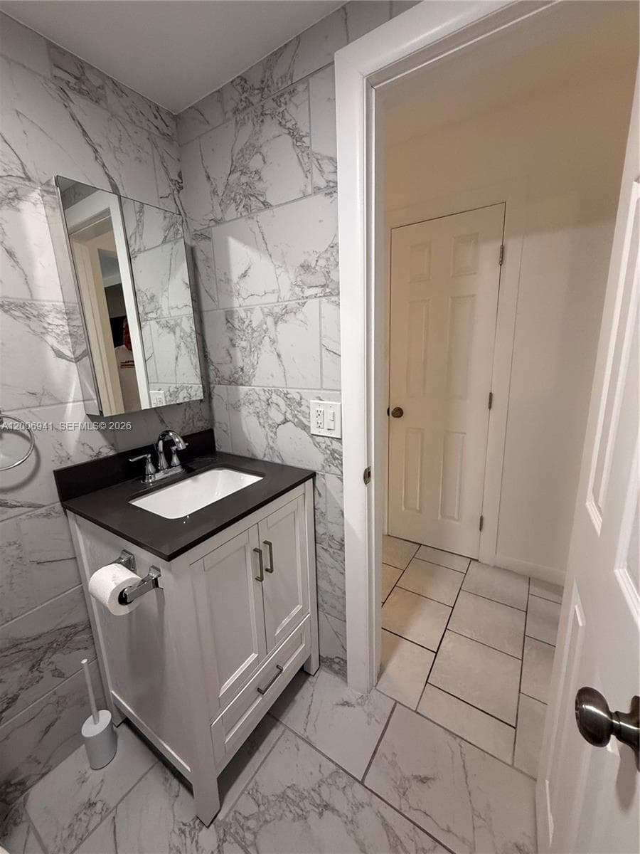 15610 NE 6th Ave # 10D, Miami FL 33162 — 12