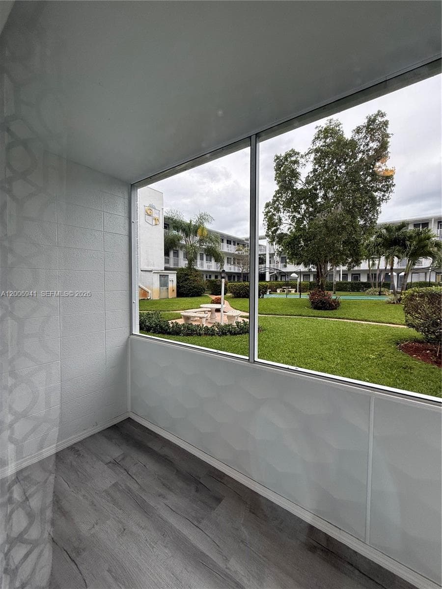 15610 NE 6th Ave # 10D, Miami FL 33162 — 21