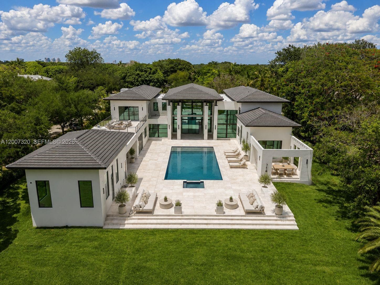 6290 Chapman Field Dr, Pinecrest FL 33156 — 6
