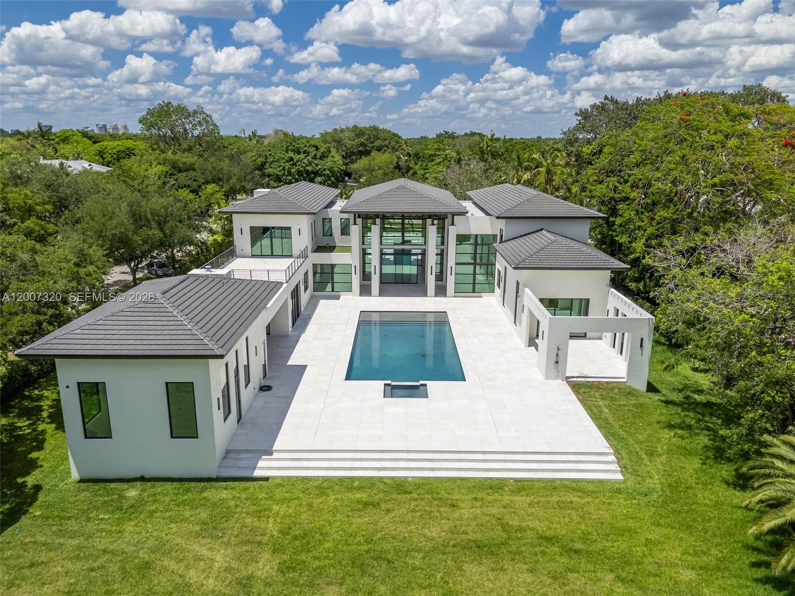 6290 Chapman Field Dr, Pinecrest FL 33156 — 7