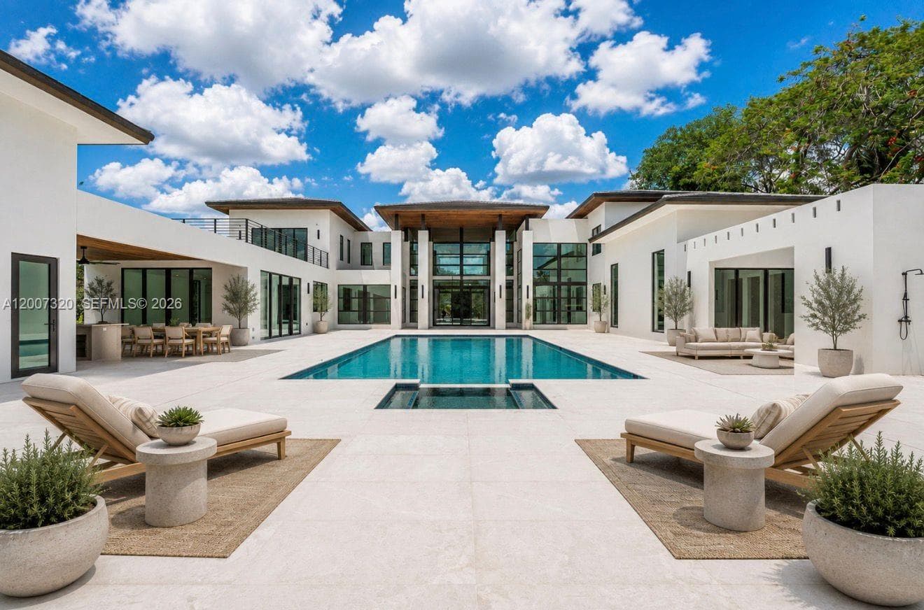 6290 Chapman Field Dr, Pinecrest FL 33156 — 11