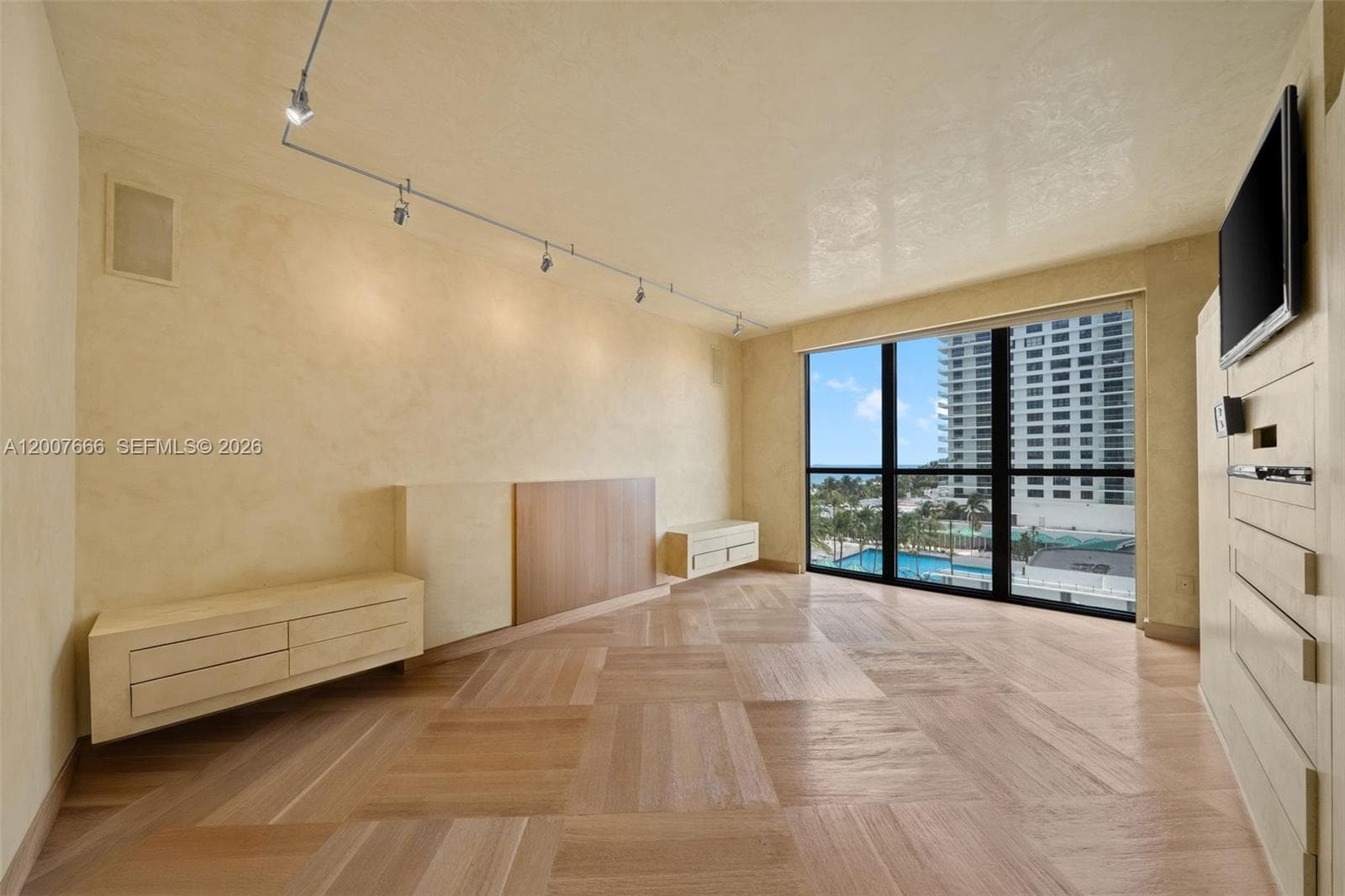 9999 Collins Ave # 6G, Bal Harbour FL 33154 — 29