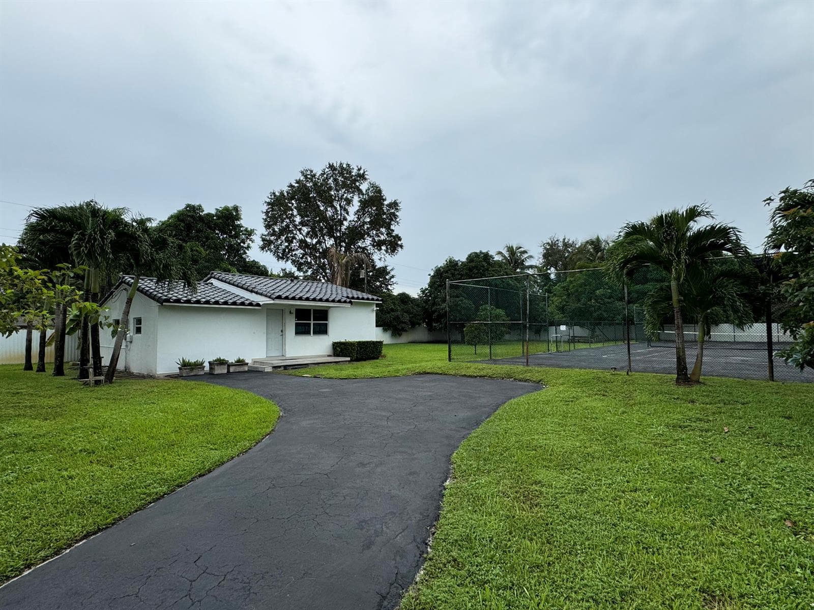 88 NE 154th Street, North Miami Beach FL 33162 — 23