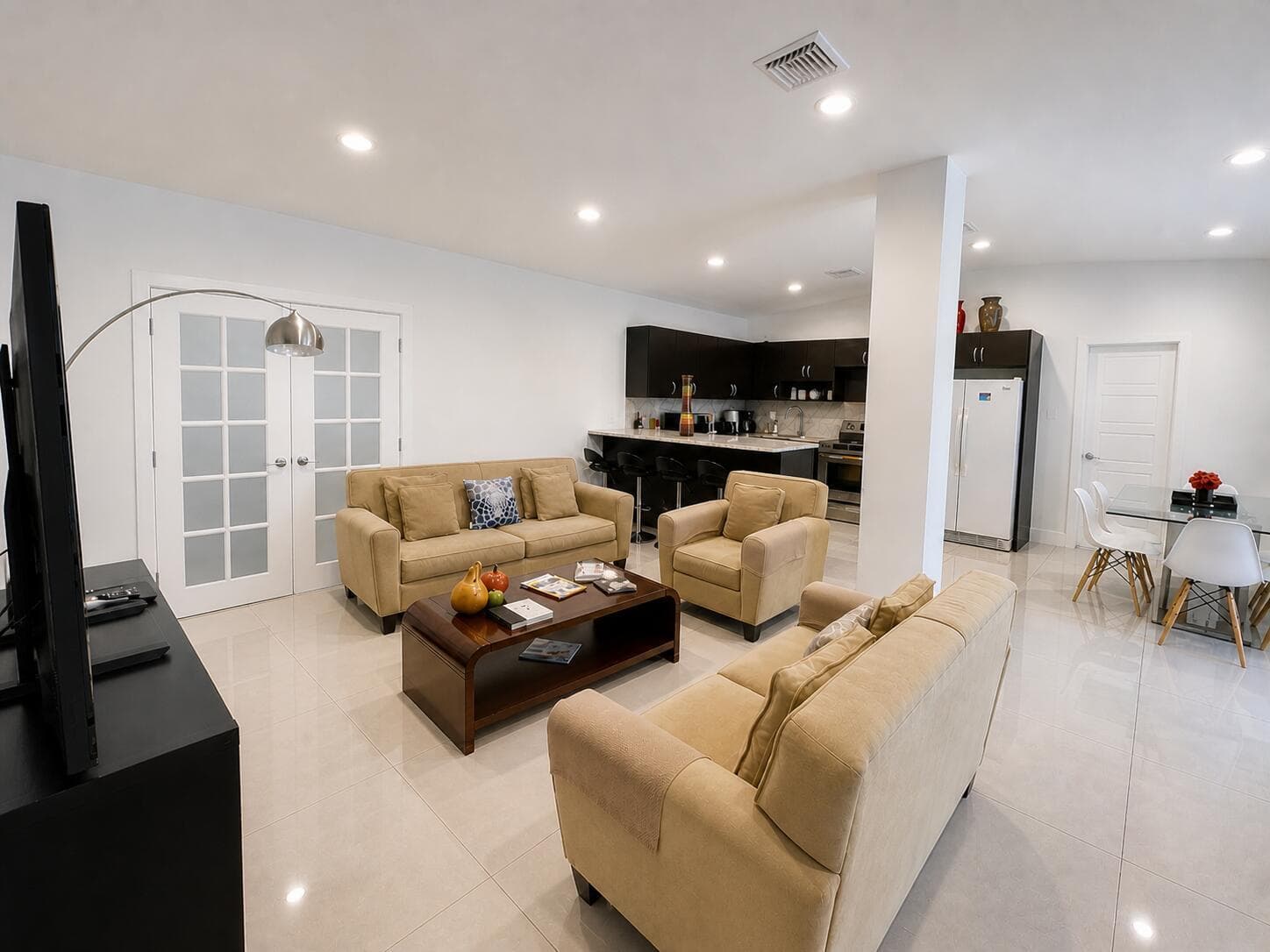 88 NE 154th Street, North Miami Beach FL 33162 — 7