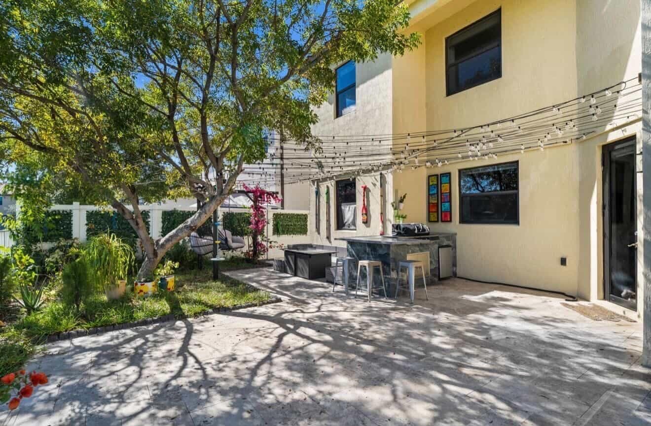 9331 W 35th Avenue, Hialeah FL 33018 — 33