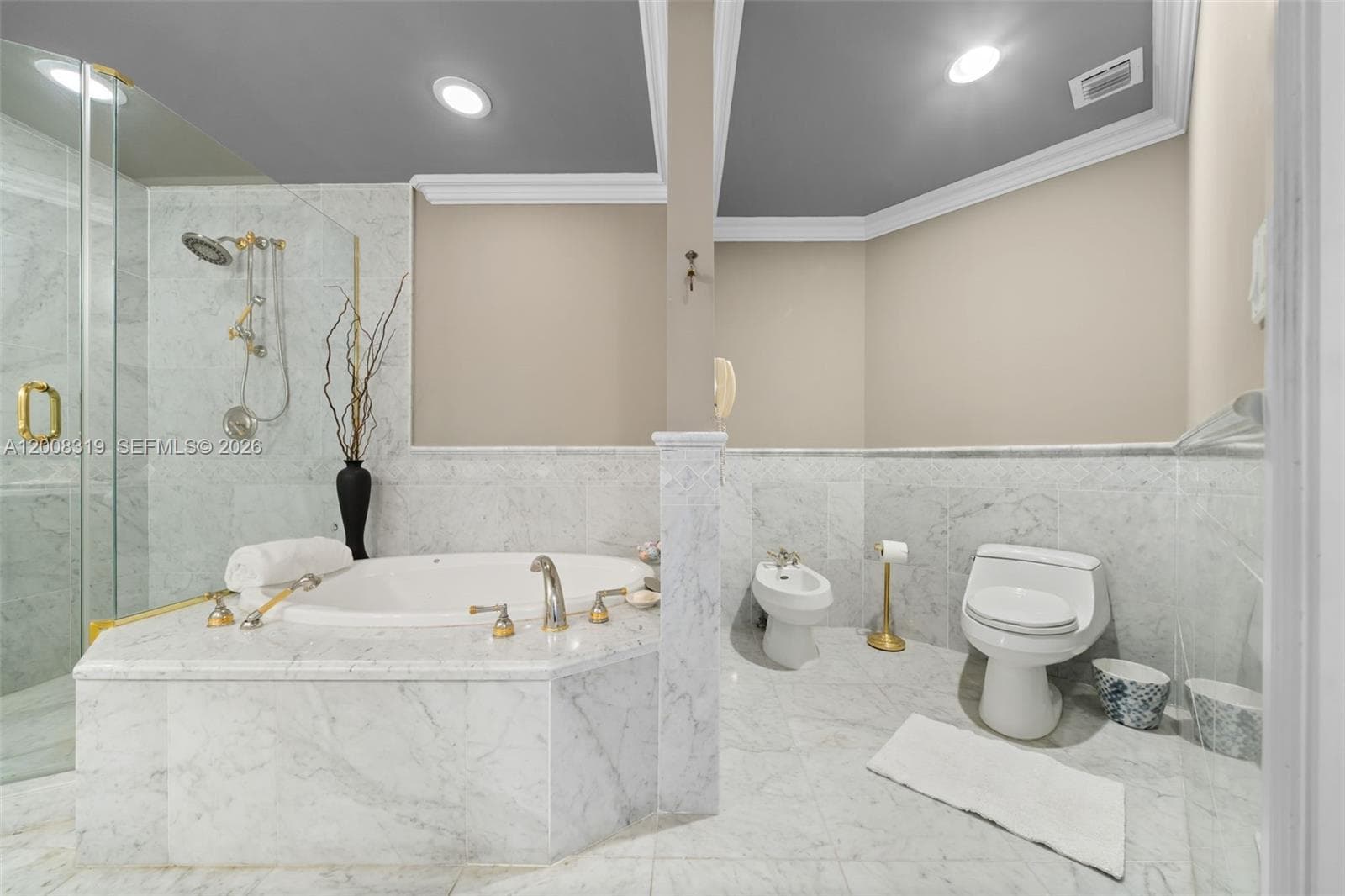 10225 Collins Ave # 2004, Bal Harbour FL 33154 — 17