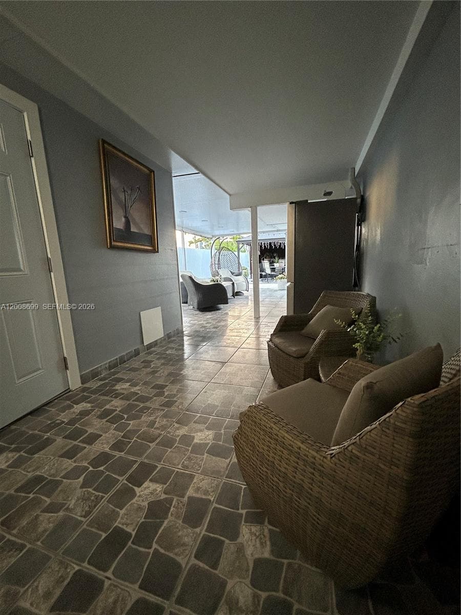 367 W 33rd St, Hialeah FL 33012 — 8