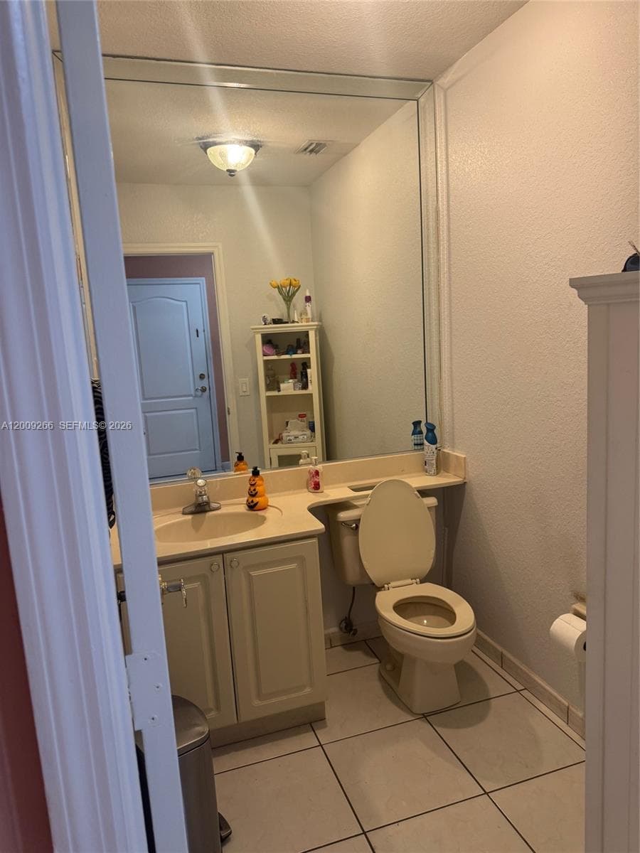 8748 NW 143rd Ter, Miami Lakes FL 33018 — 8