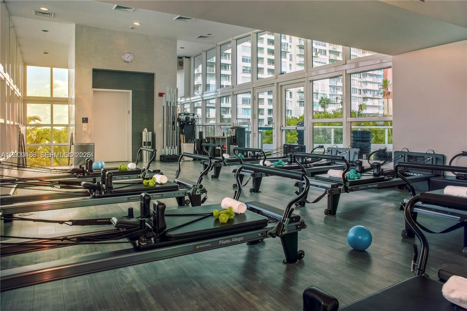 100 S Pointe Dr # 1206, Miami Beach FL 33139 — 52