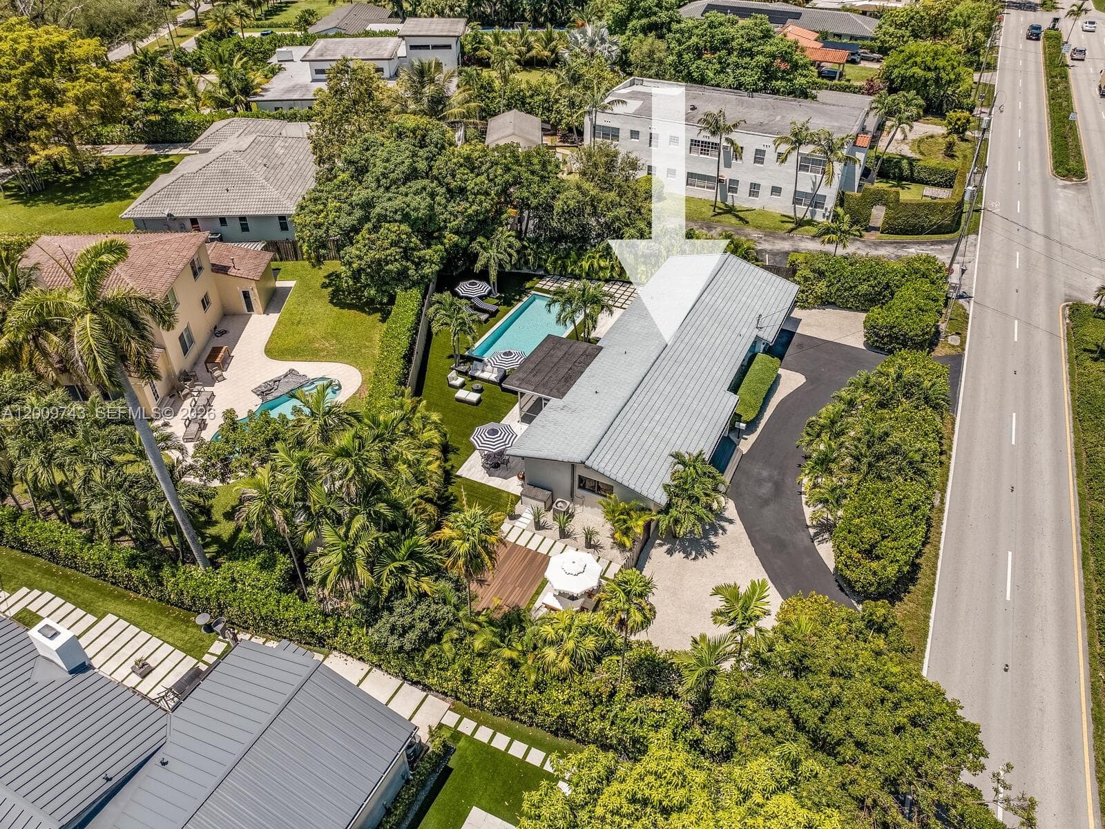11504 NE 6th Ave, Biscayne Park FL 33161 — 100