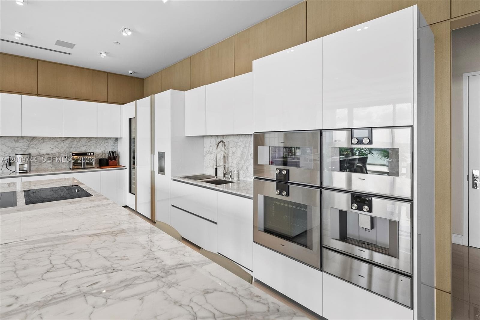 10201 Collins Ave, Bal Harbour FL 33154 — 13