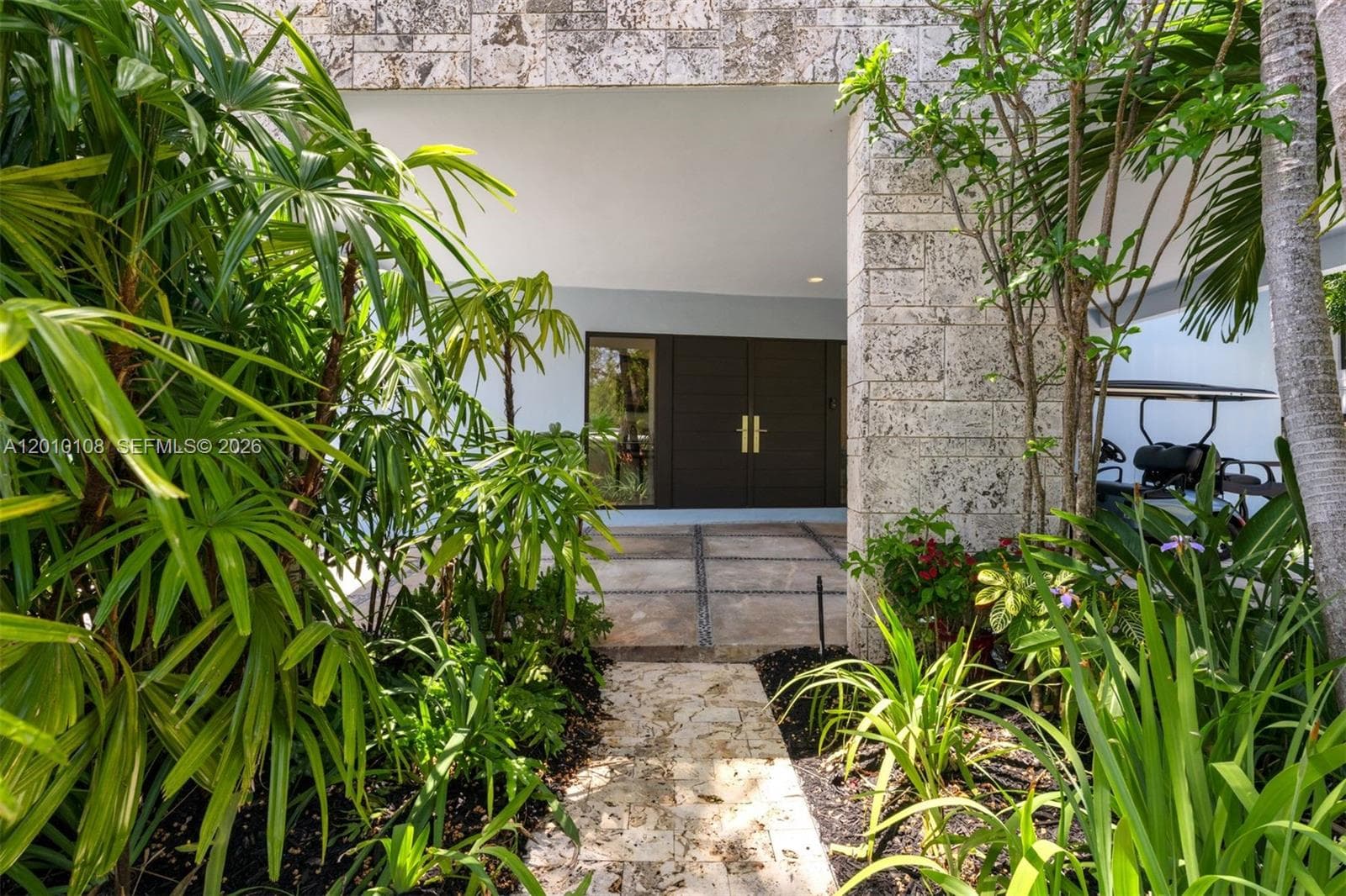 690 Warren Ln, Key Biscayne FL 33149 — 3