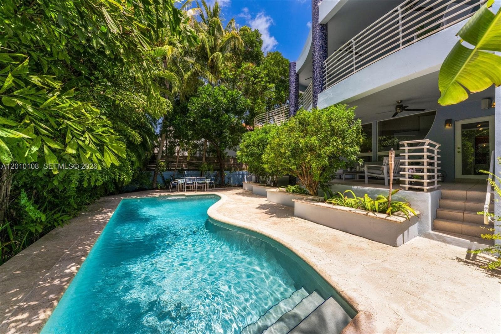 690 Warren Ln, Key Biscayne FL 33149 — 32
