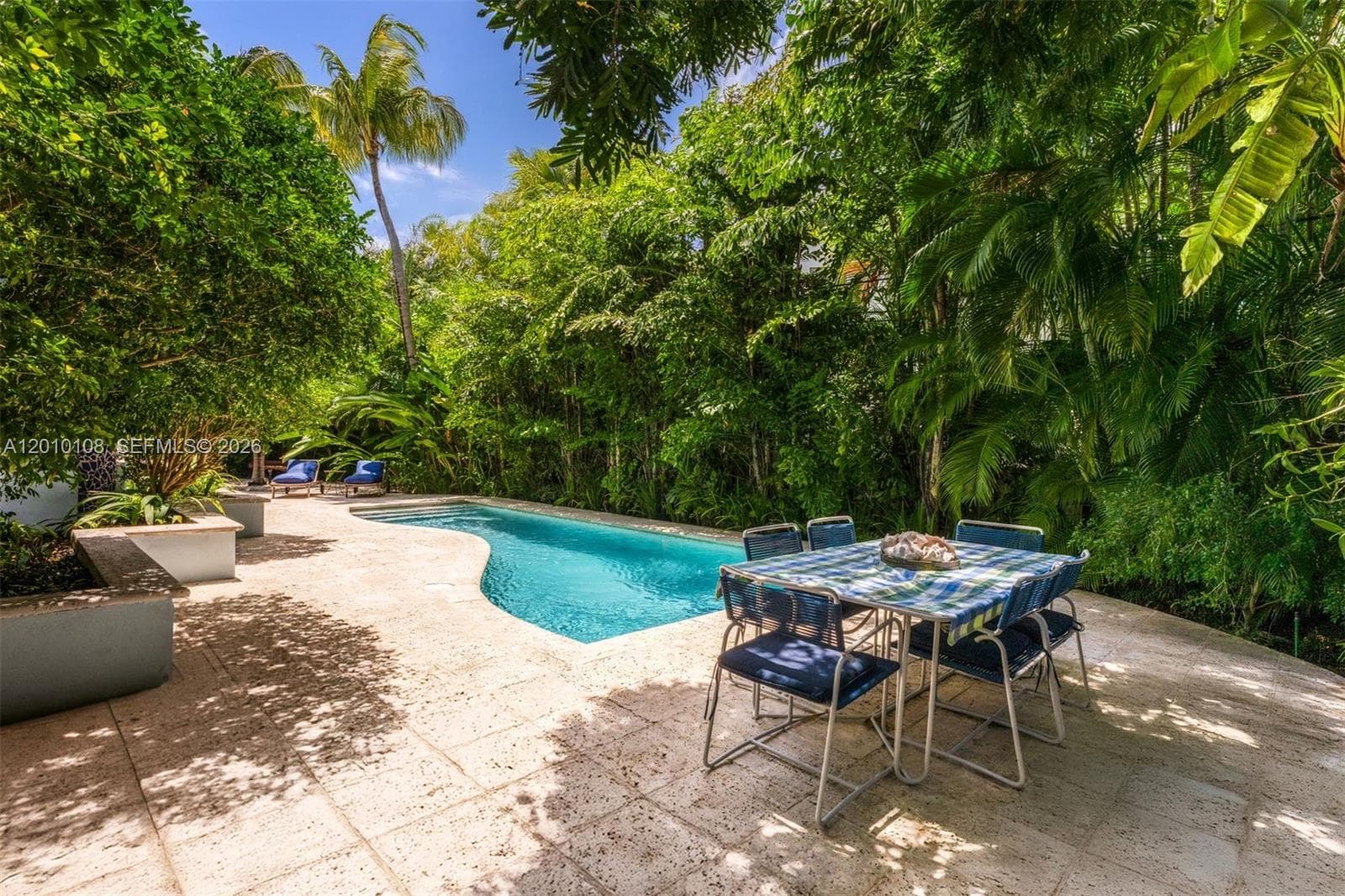 690 Warren Ln, Key Biscayne FL 33149 — 33