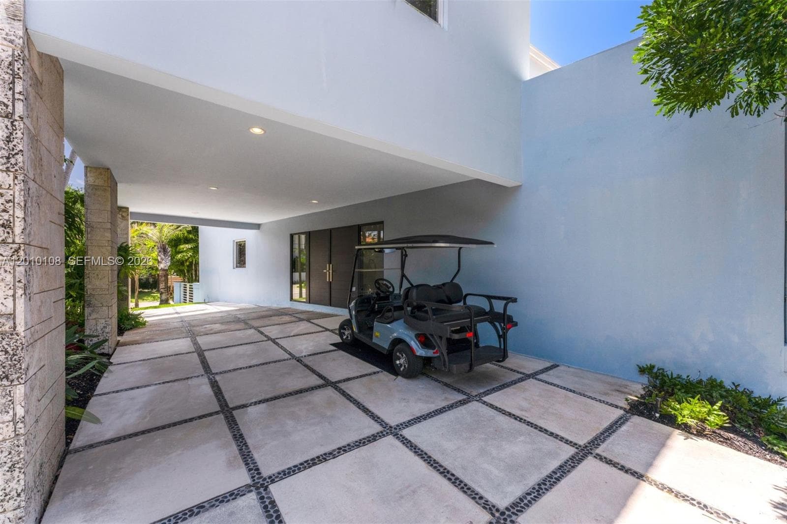 690 Warren Ln, Key Biscayne FL 33149 — 4