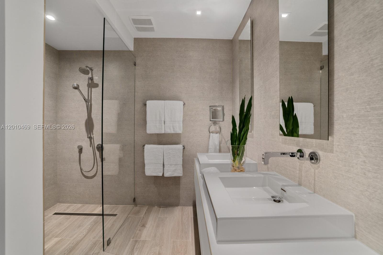 7815 Atlantic Way, Miami Beach FL 33141 — 30