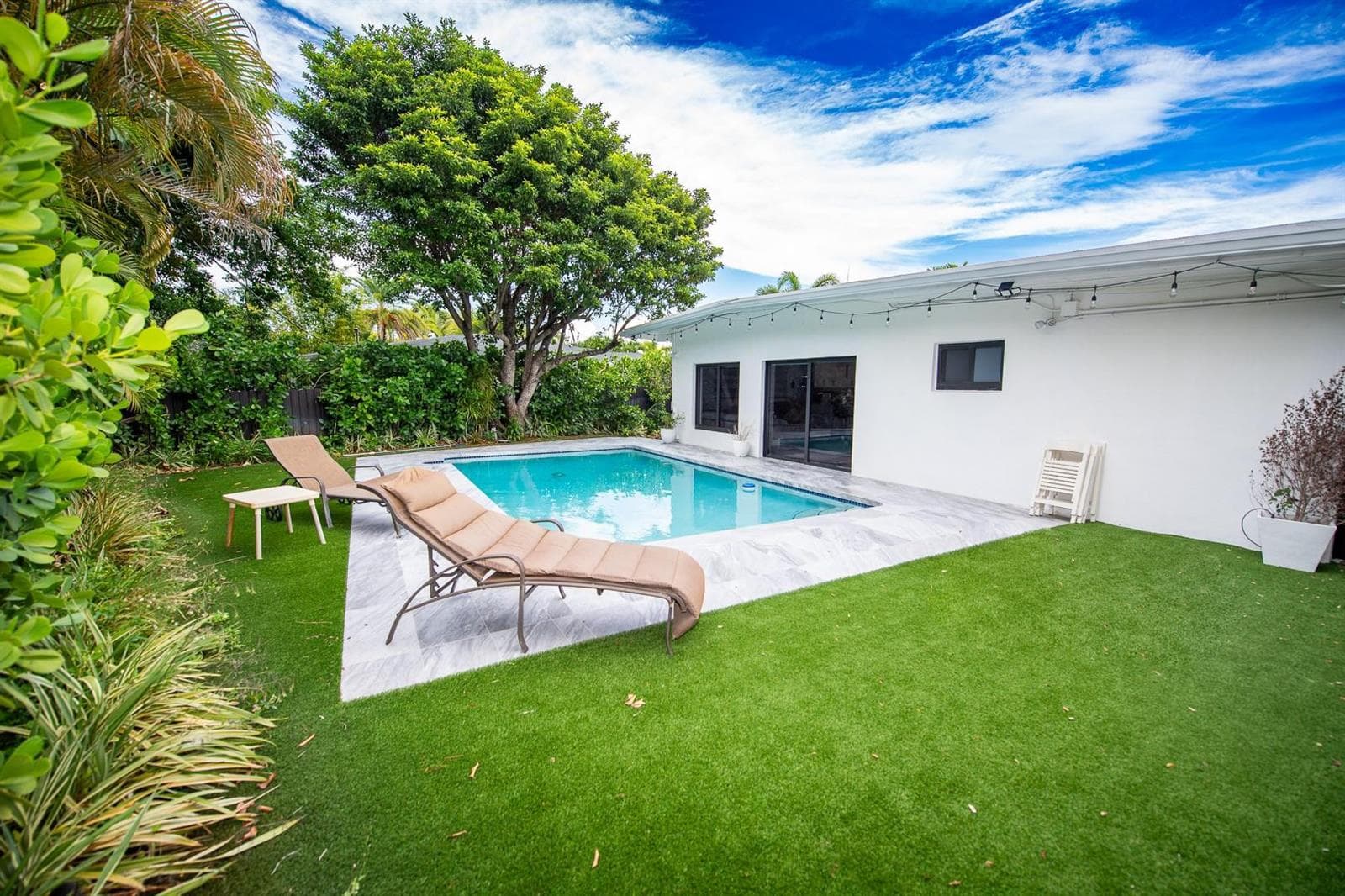18560 NE 20th Court, North Miami Beach FL 33179 — 21