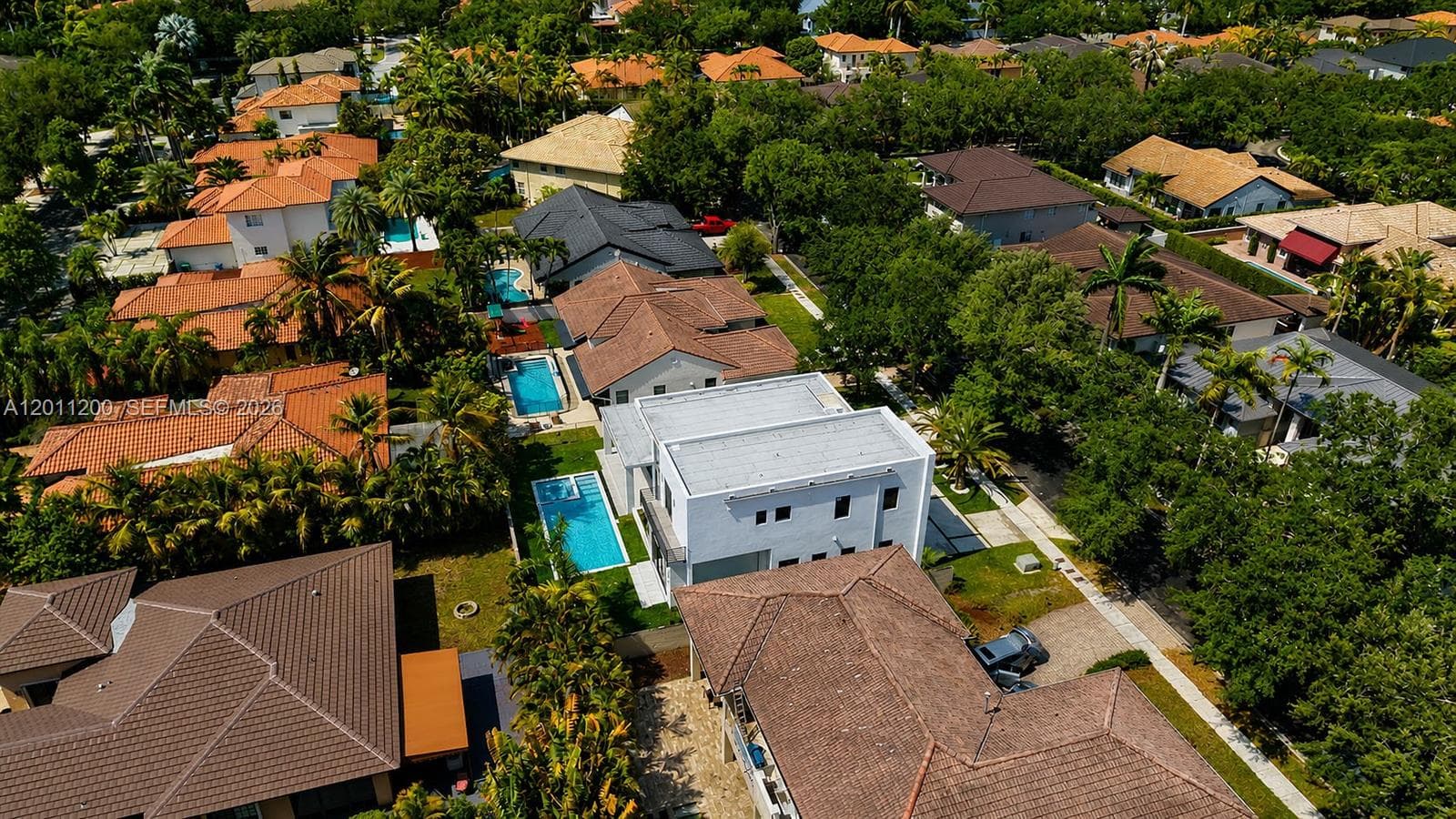 16022 NW 83rd Ct, Miami Lakes FL 33016 — 102