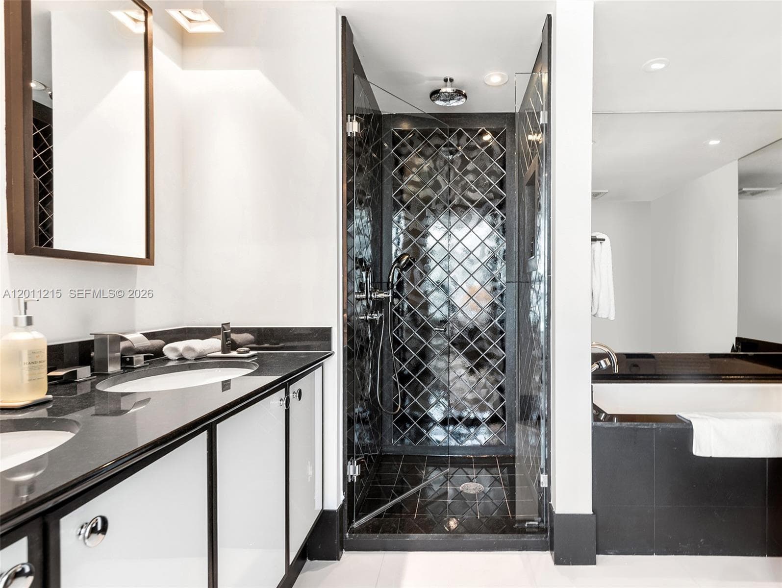 101 20th St # 1707, Miami Beach FL 33139 — 25