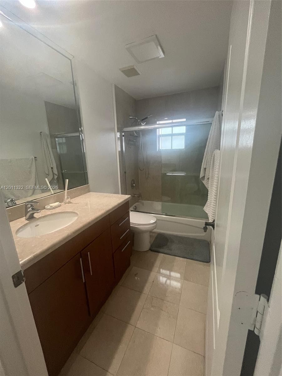 3915 NE 168th St # 3915, North Miami Beach FL 33160 — 2
