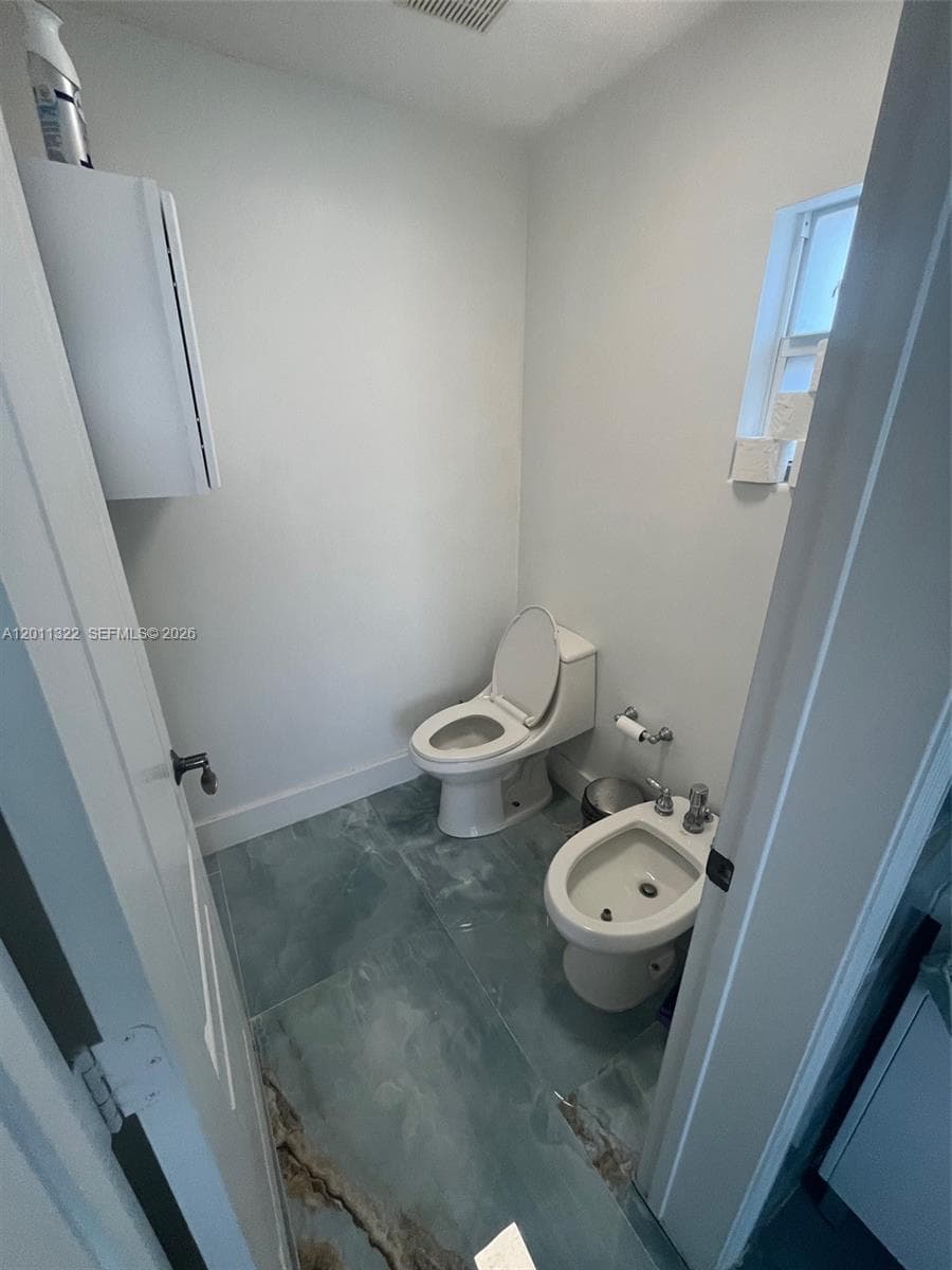 3915 NE 168th St # 3915, North Miami Beach FL 33160 — 12